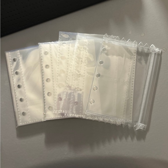 filoFAX Lilac Compact Planner Wallet - Light Purple - Picture 5 of 8